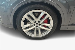 harmaa Audi Q7 2026 kuva 9.