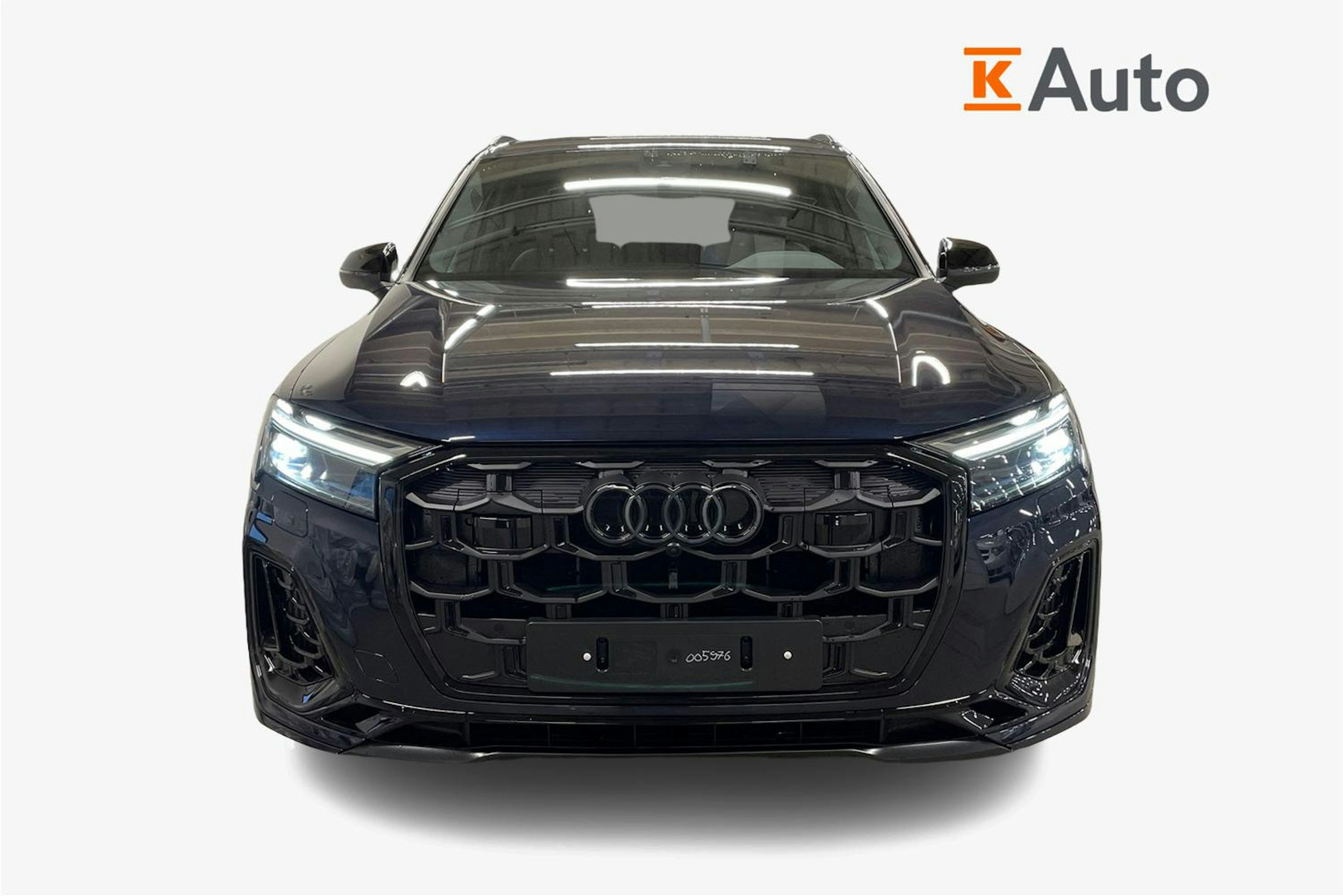 sininen Audi Q7 2026 kuva 5.