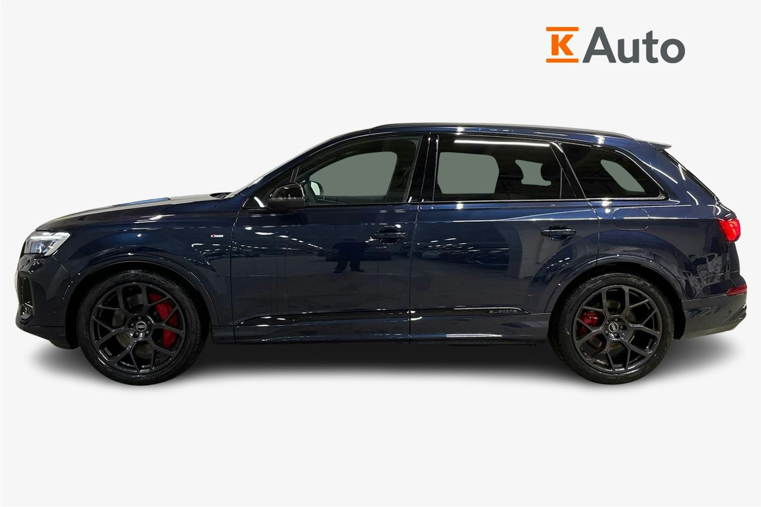sininen Audi Q7 2026 kuva 6.