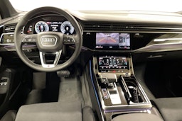 sininen Audi Q7 2026 kuva 9.