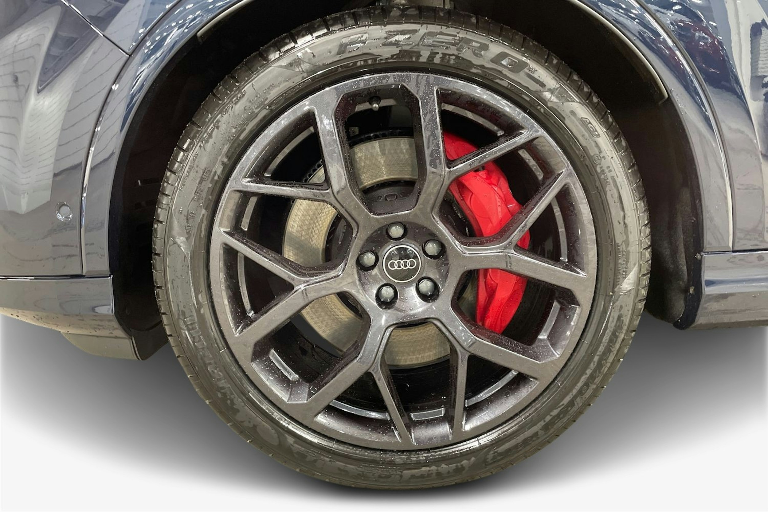 sininen Audi Q7 2026 kuva 11.