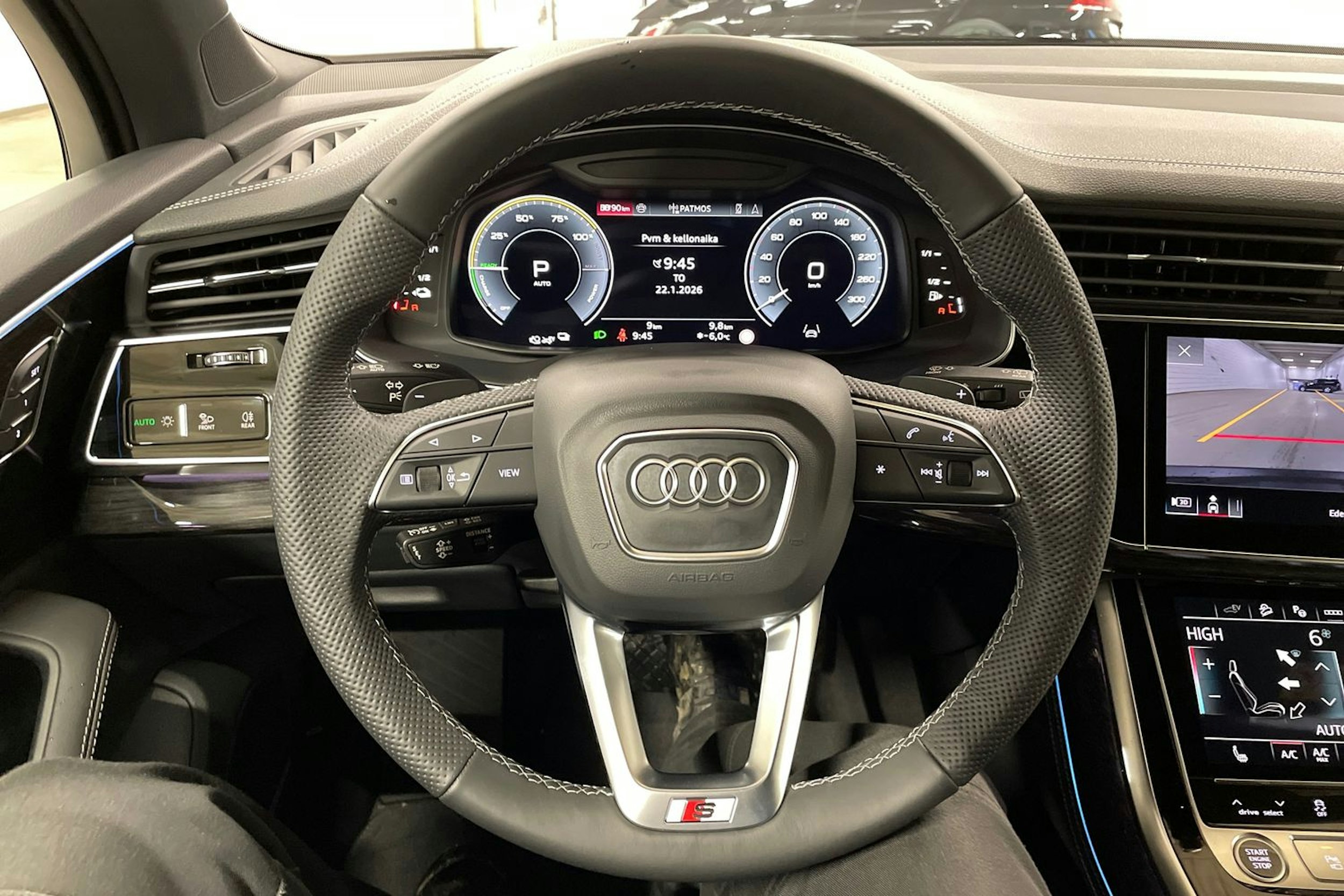 sininen Audi Q7 2026 kuva 15.