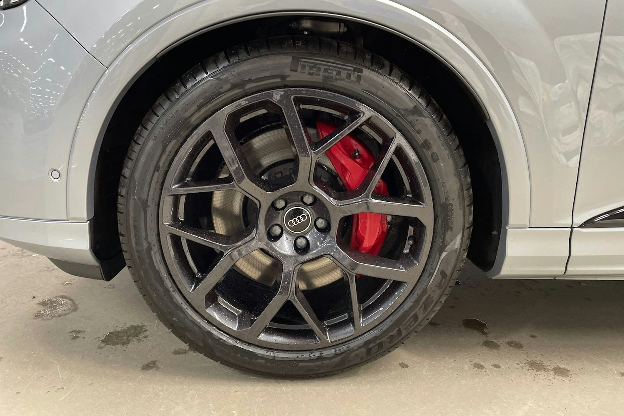 met. harmaa Audi Q7 2026 kuva 10.