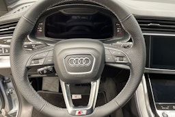 met. harmaa Audi Q7 2026 kuva 11.