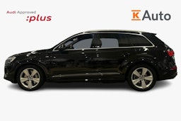musta Audi Q7 2026 kuva 6.