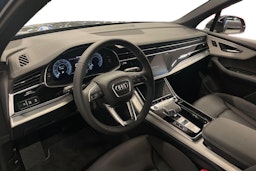 musta Audi Q7 2026 kuva 7.