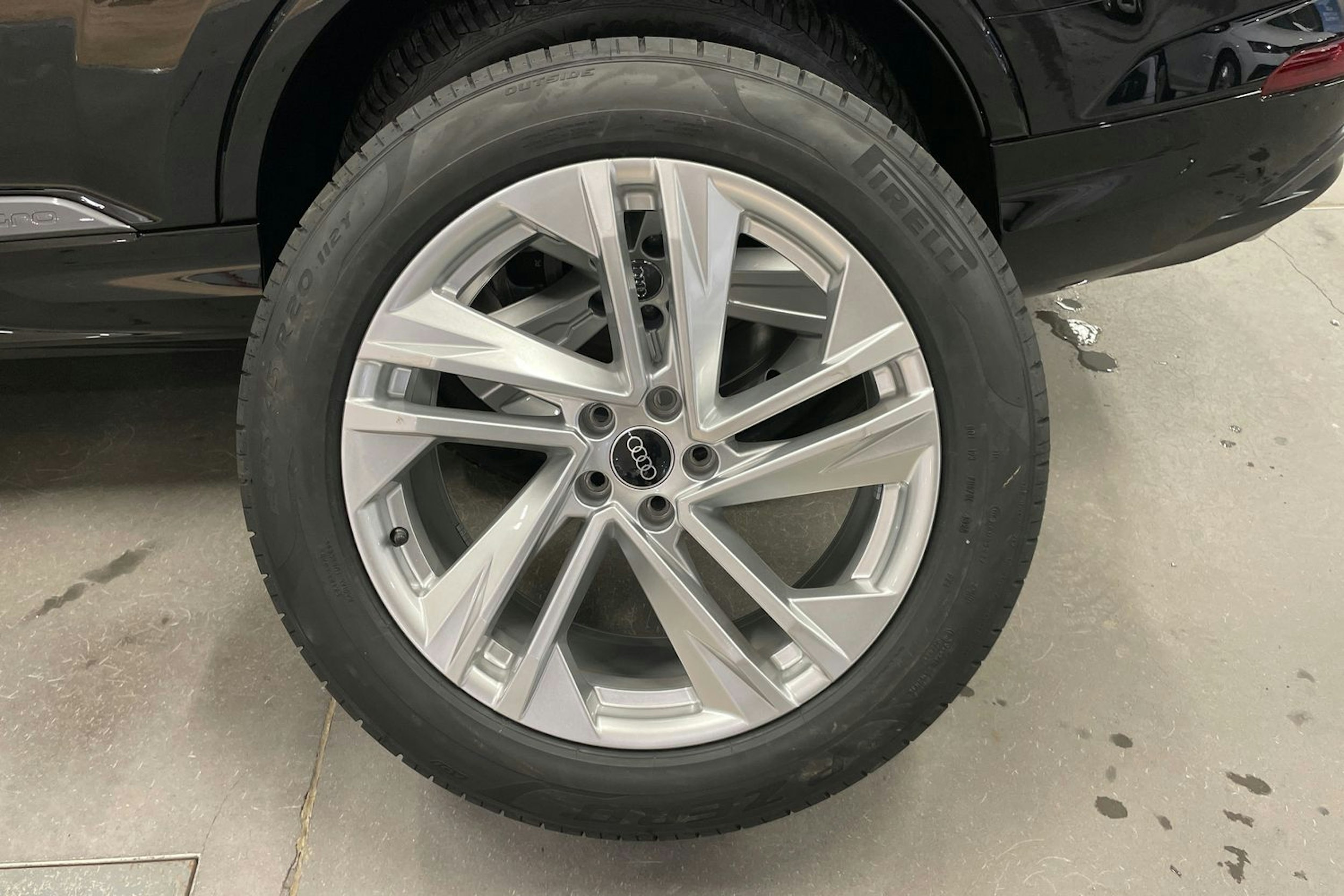 musta Audi Q7 2026 kuva 12.