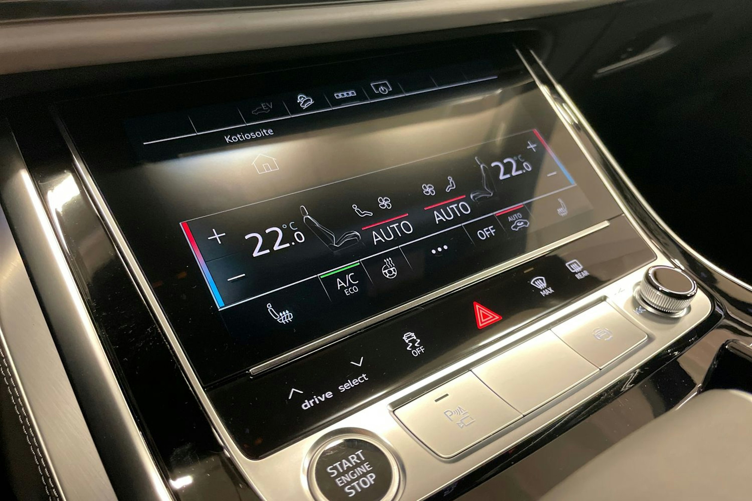 musta Audi Q7 2026 kuva 17.