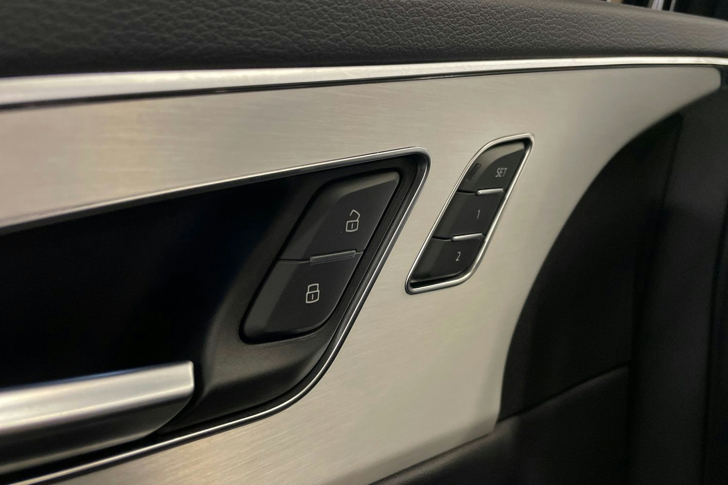 musta Audi Q7 2026 kuva 19.