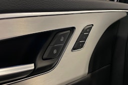 musta Audi Q7 2026 kuva 19.