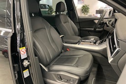 musta Audi Q7 2026 kuva 24.