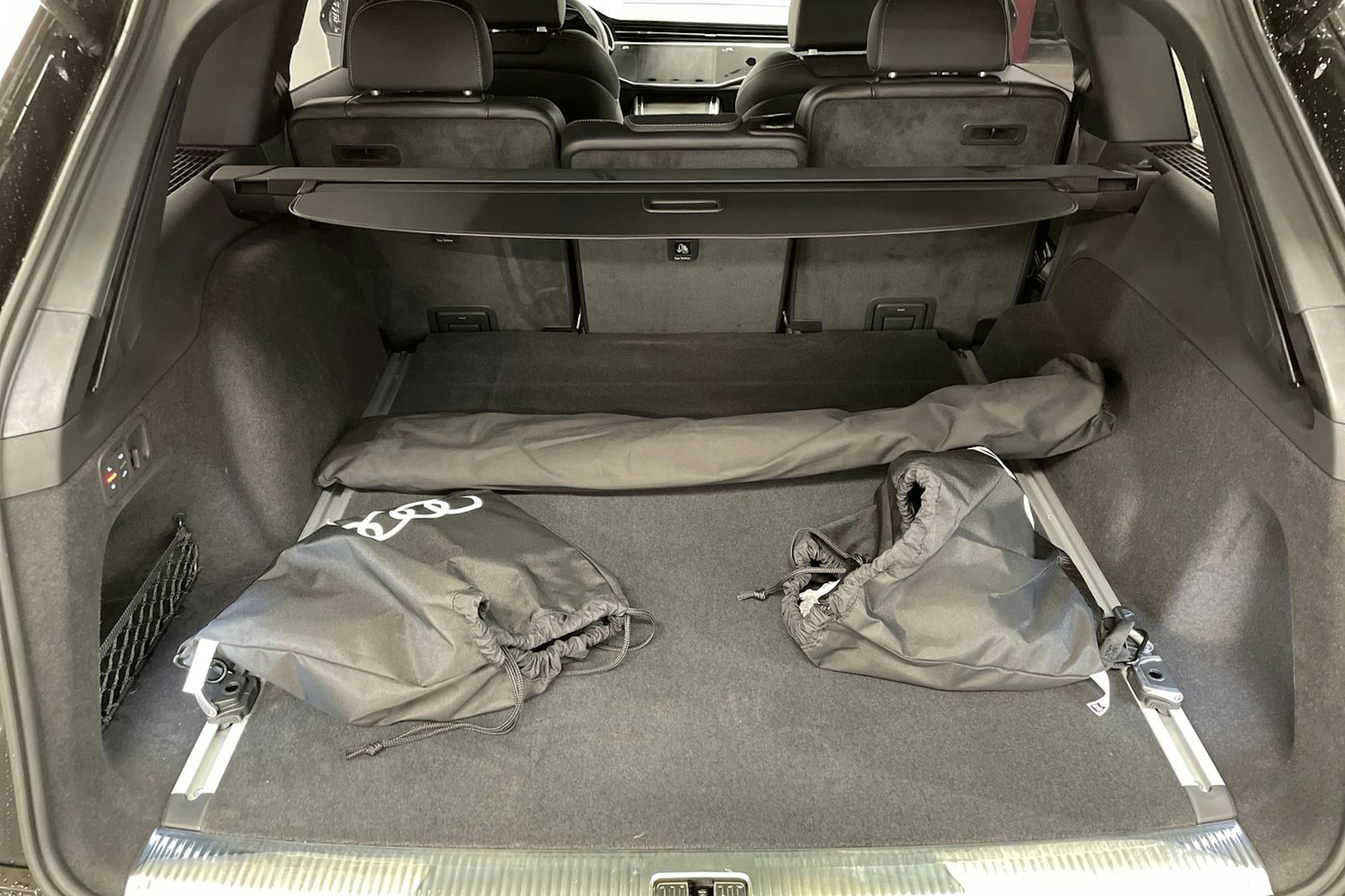 musta Audi Q7 2026 kuva 14.