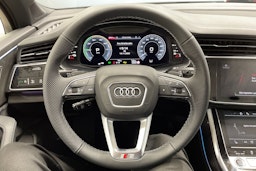 musta Audi Q7 2026 kuva 16.