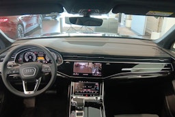 mythos musta Audi Q7 2026 kuva 9.