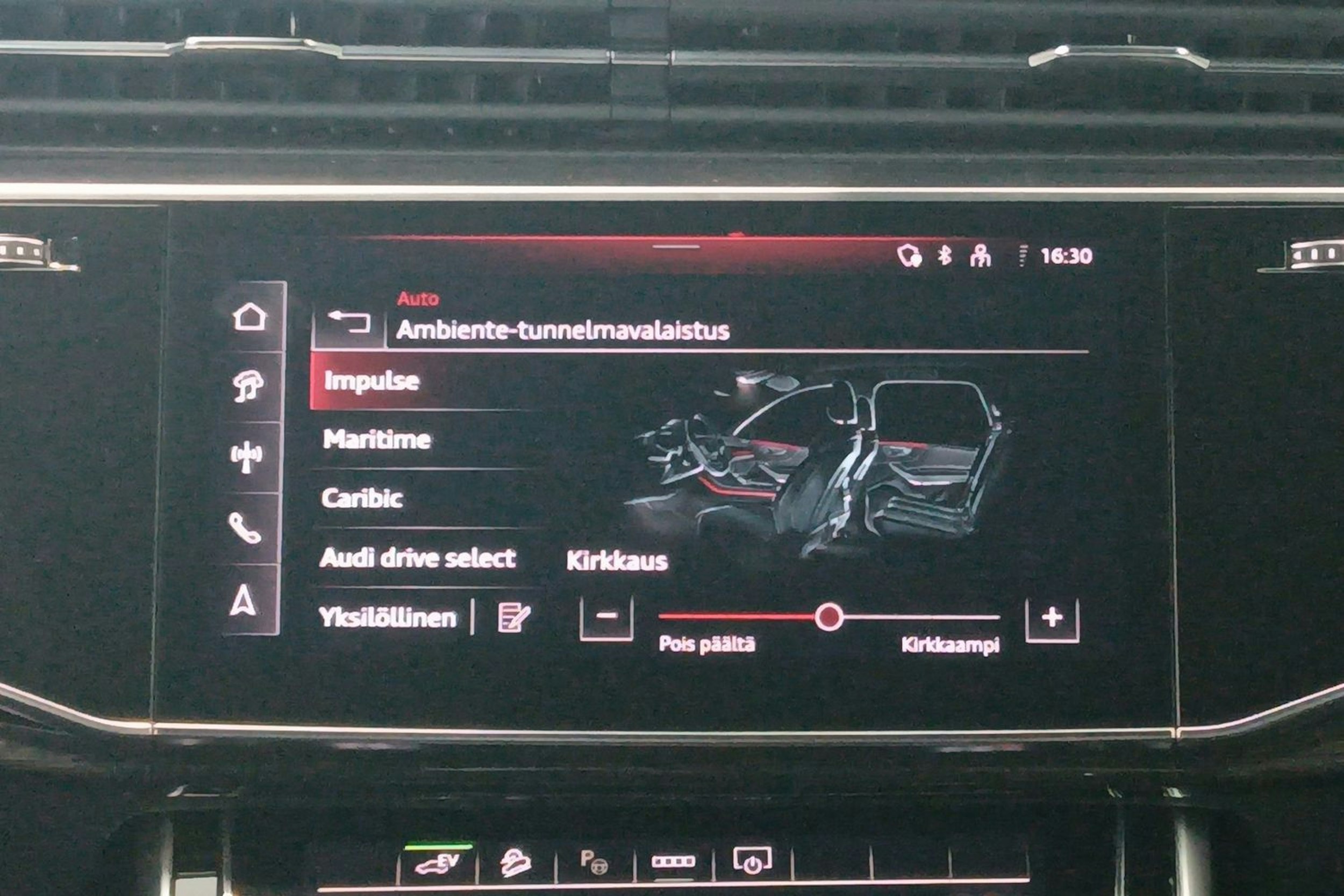 mythos musta Audi Q7 2026 kuva 11.