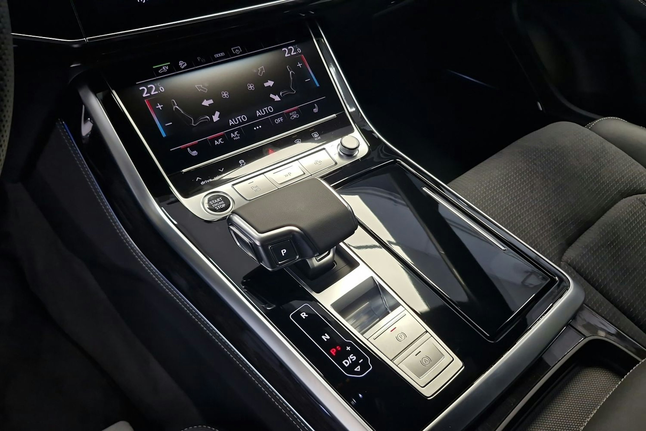 mythos musta Audi Q7 2026 kuva 13.