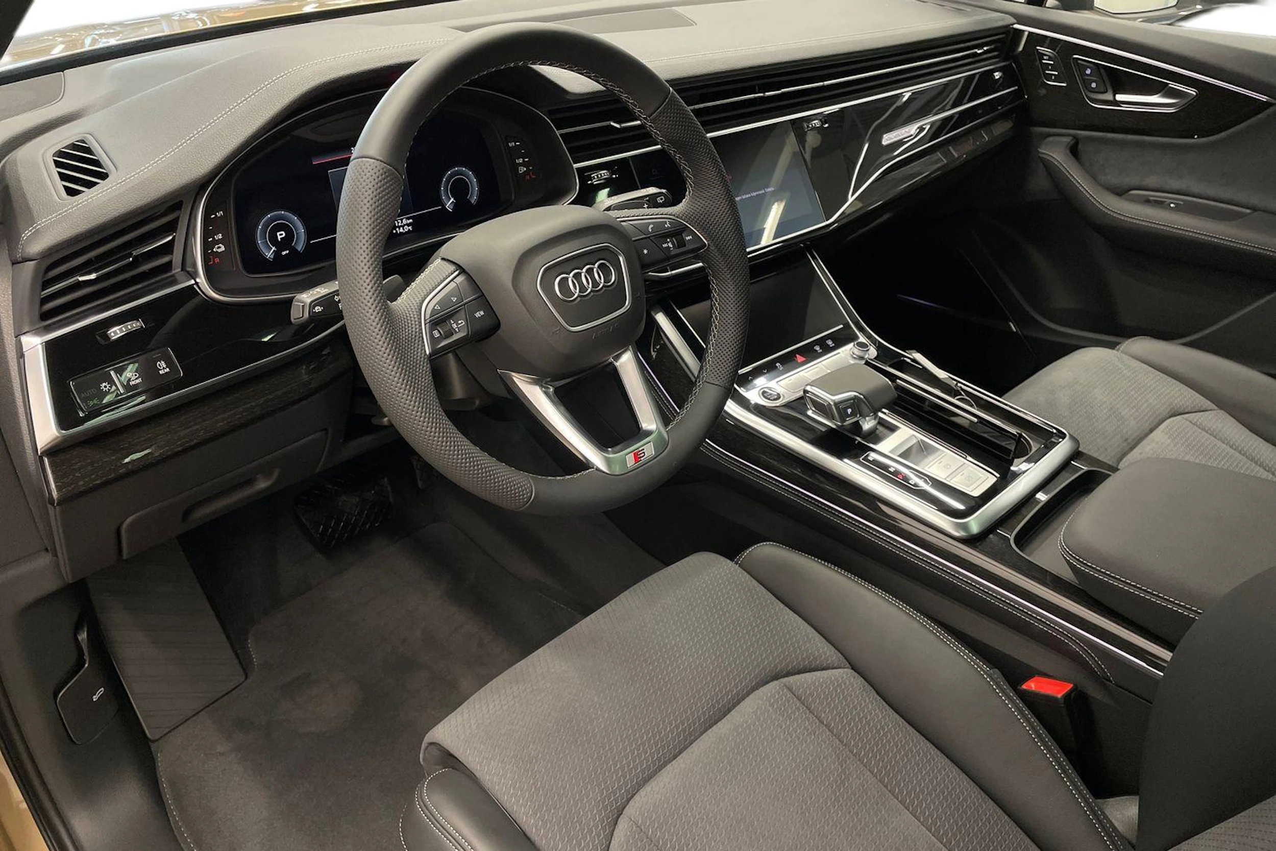 met. ruskea (beige) Audi Q7 2026 kuva 6.