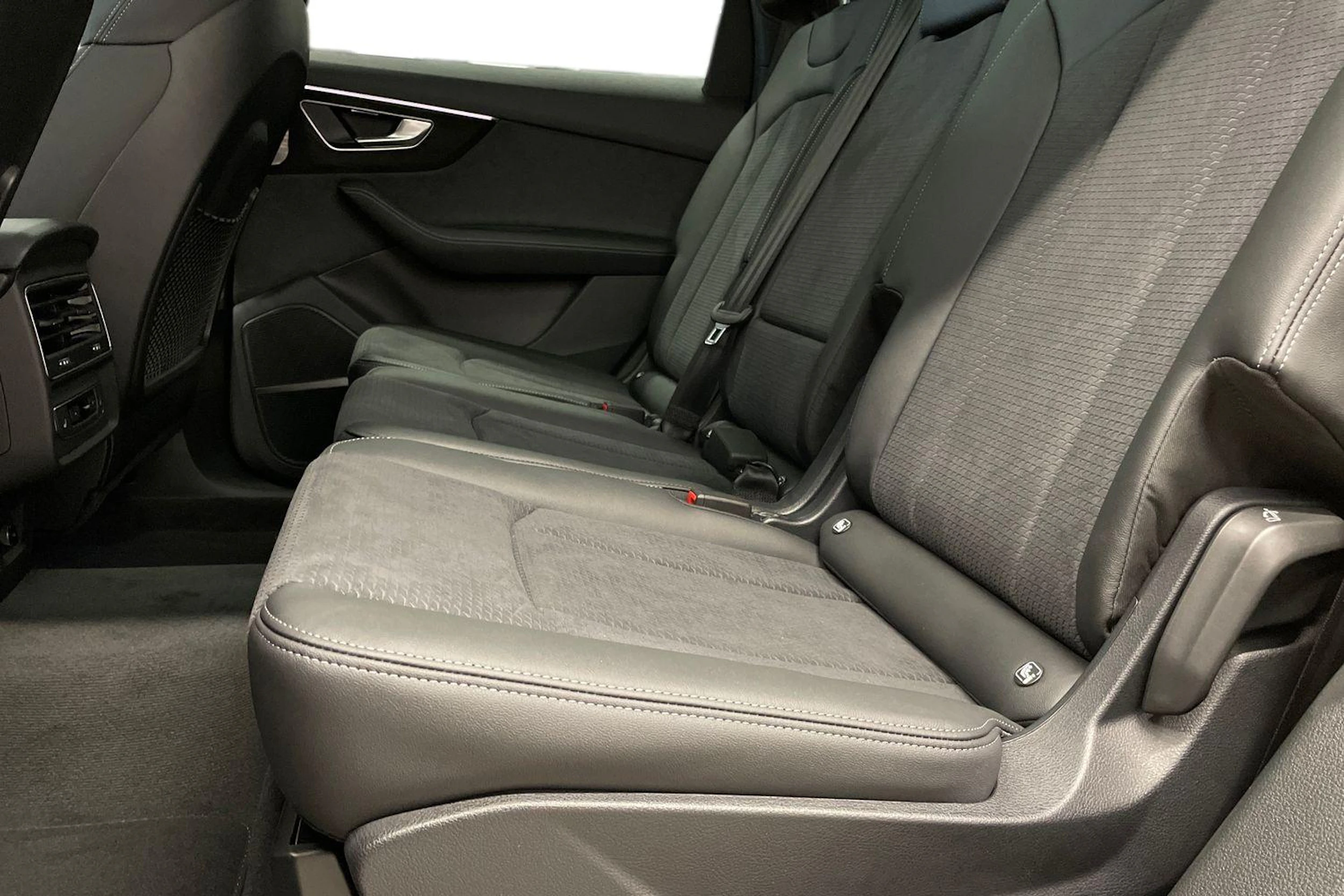 met. ruskea (beige) Audi Q7 2026 kuva 8.