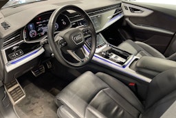 Sininen Audi Q8 2018 kuva 7.