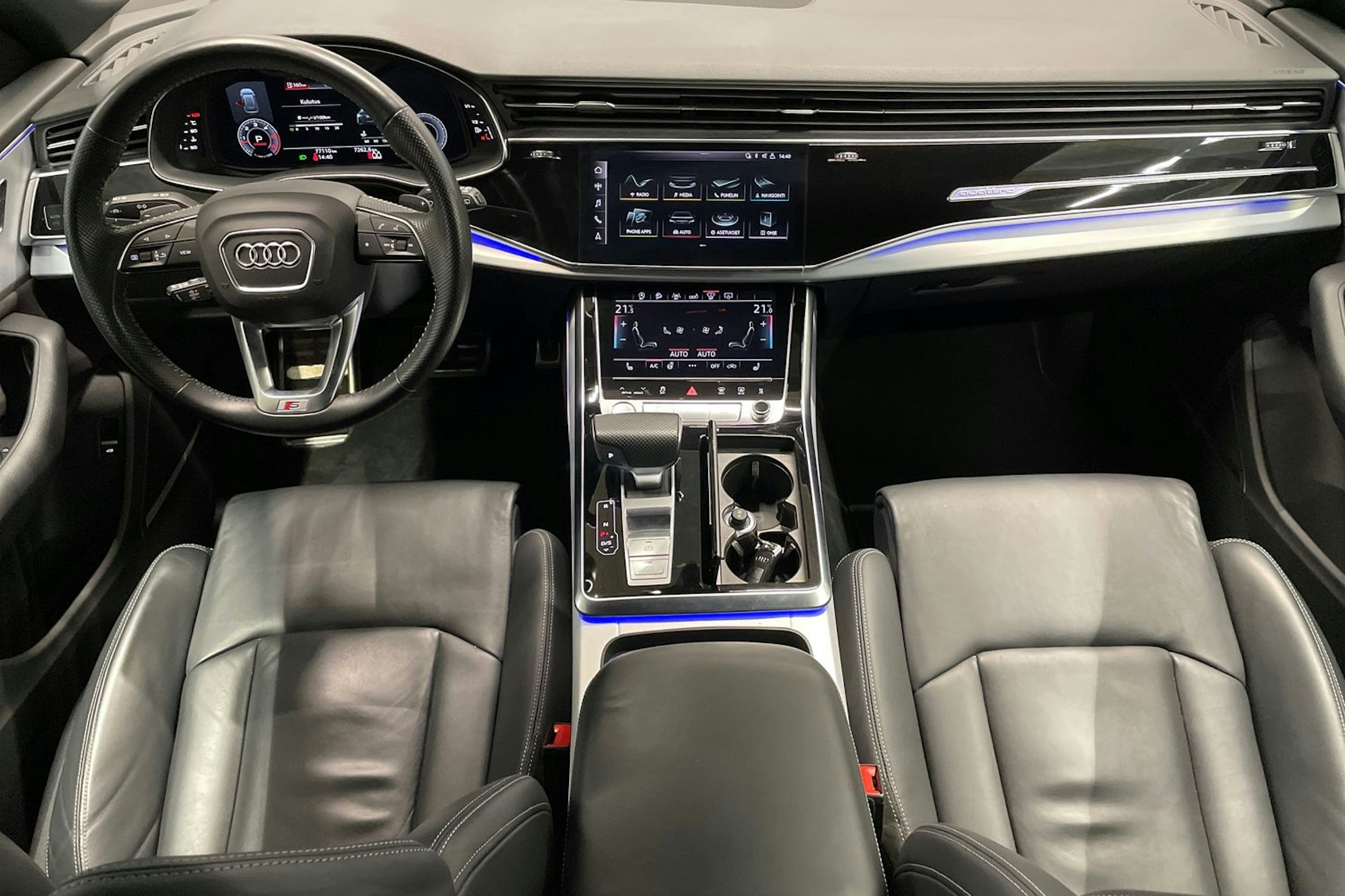 Sininen Audi Q8 2018 kuva 9.