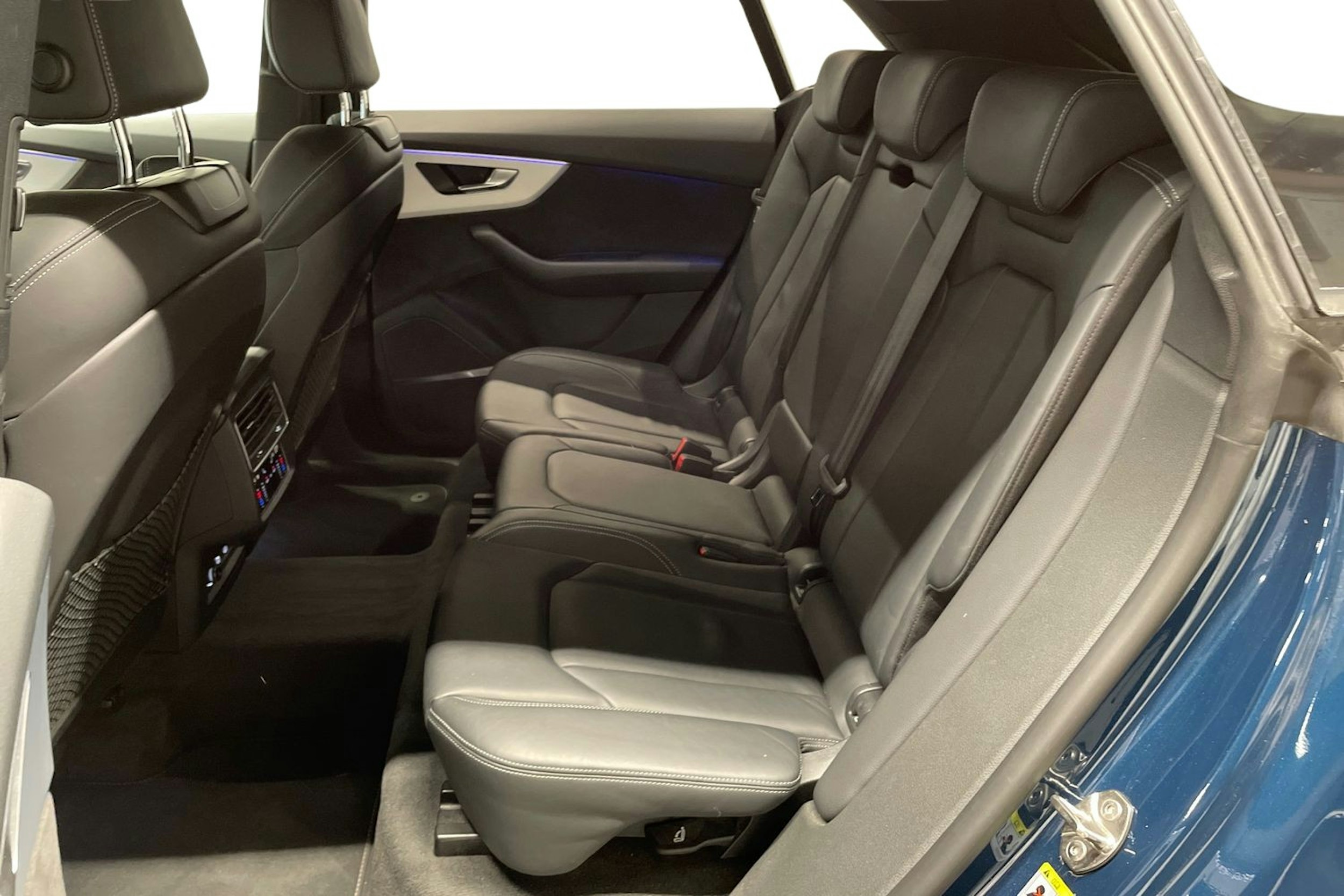 Sininen Audi Q8 2018 kuva 10.