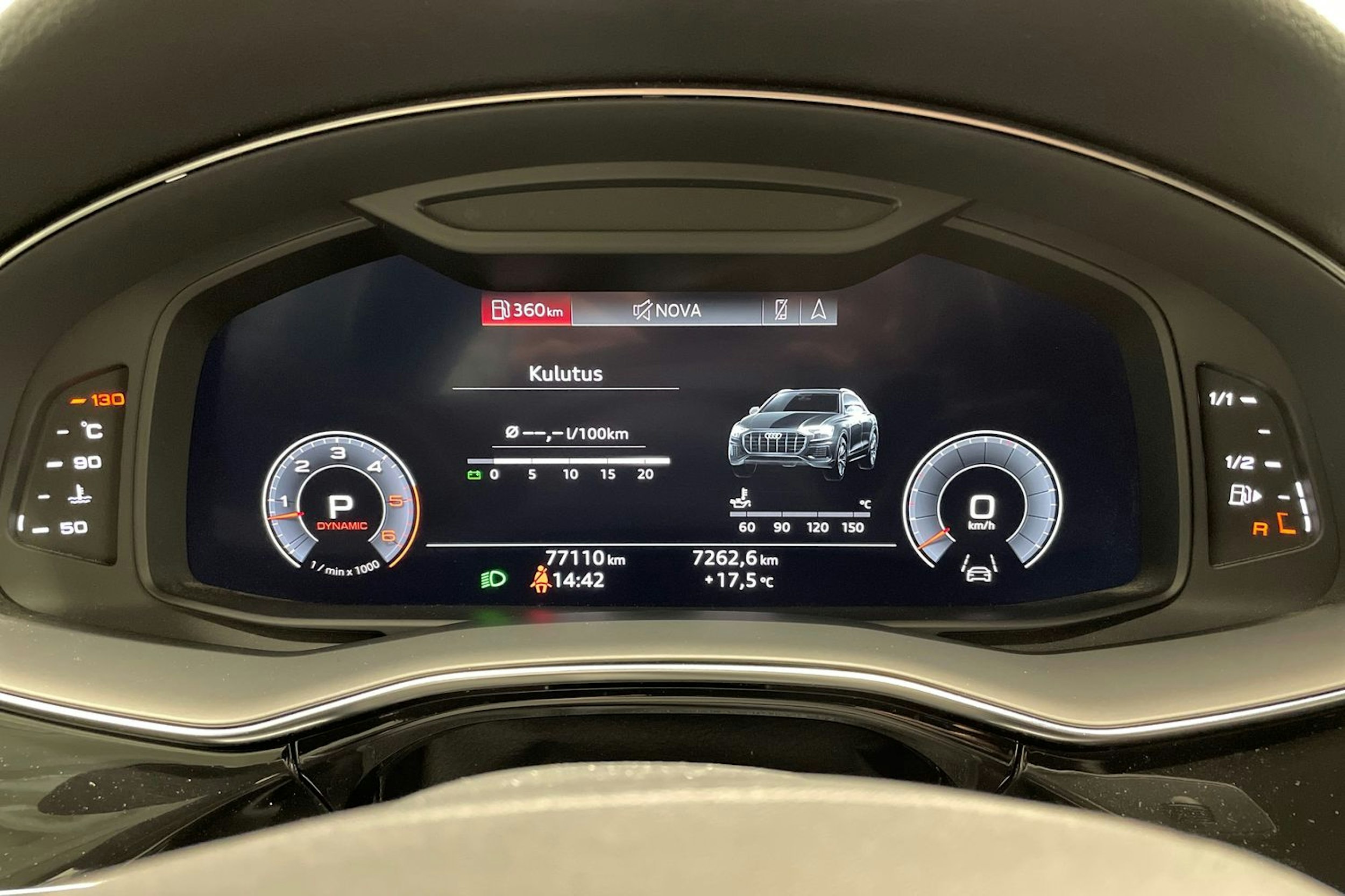 Sininen Audi Q8 2018 kuva 16.