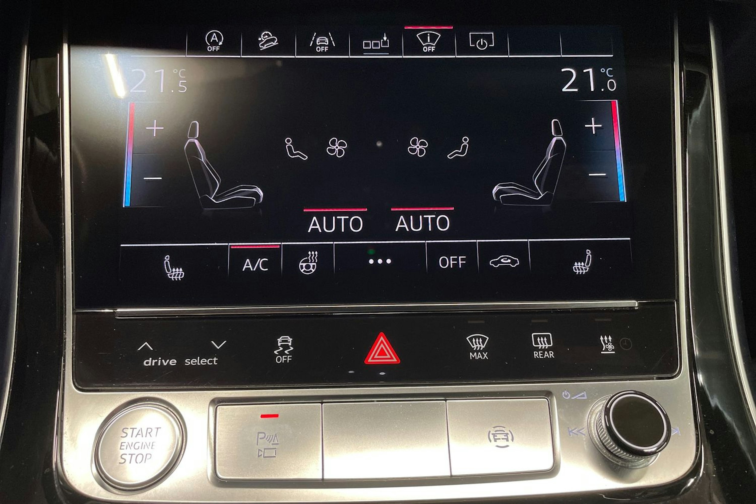 Sininen Audi Q8 2018 kuva 22.