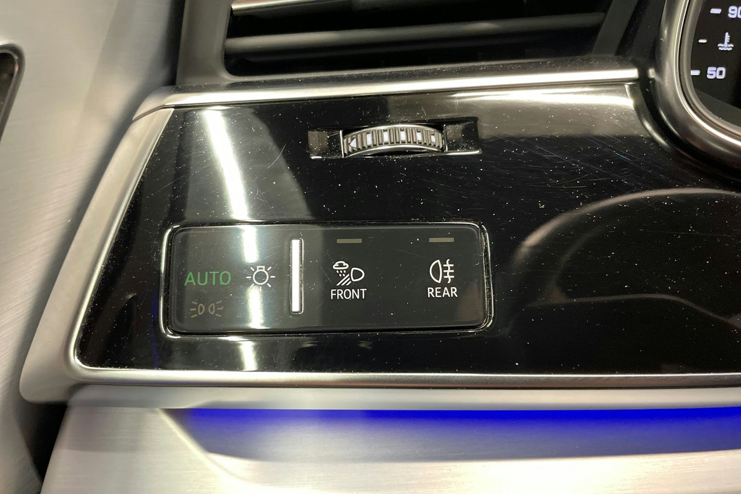 Sininen Audi Q8 2018 kuva 25.