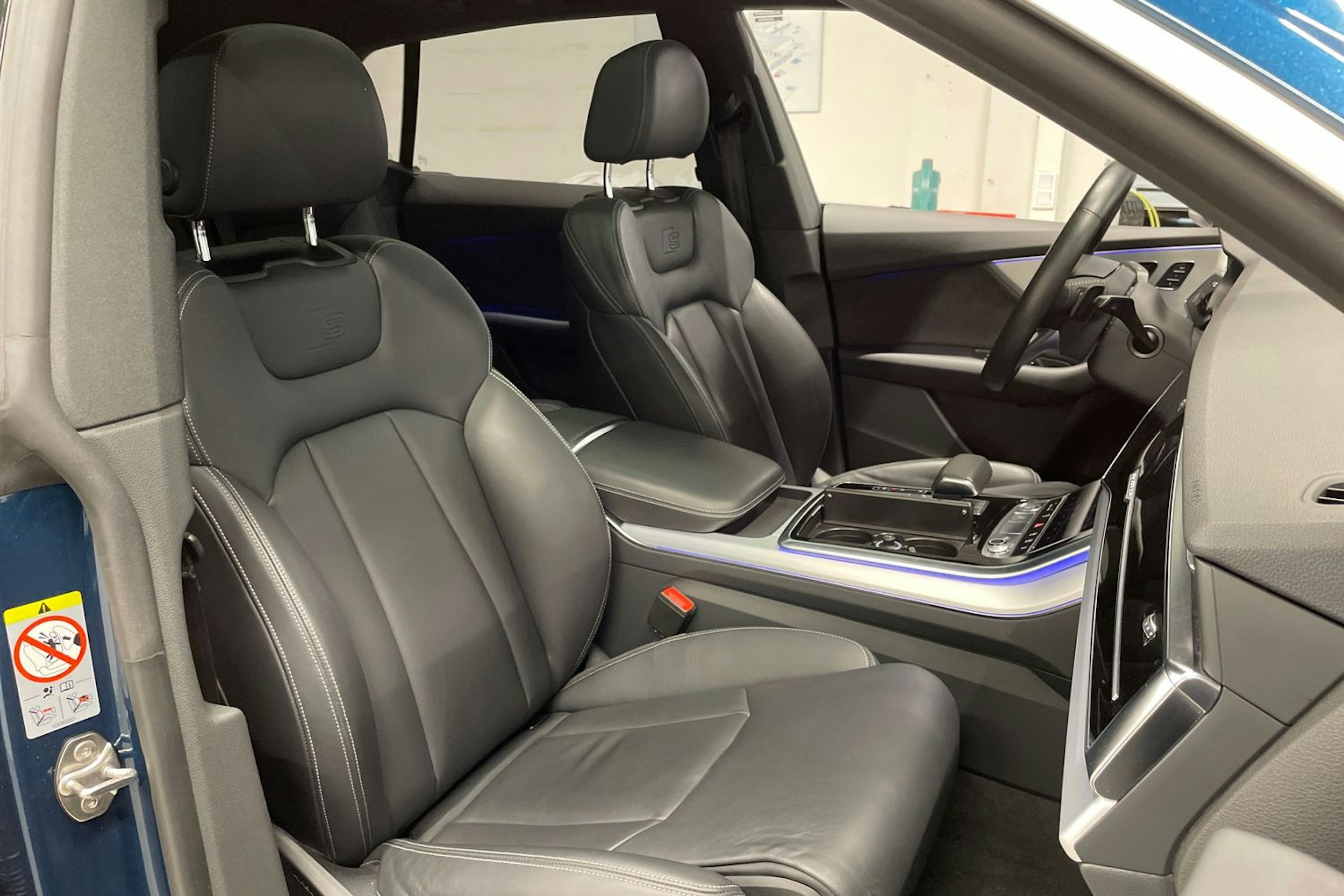 Sininen Audi Q8 2018 kuva 34.