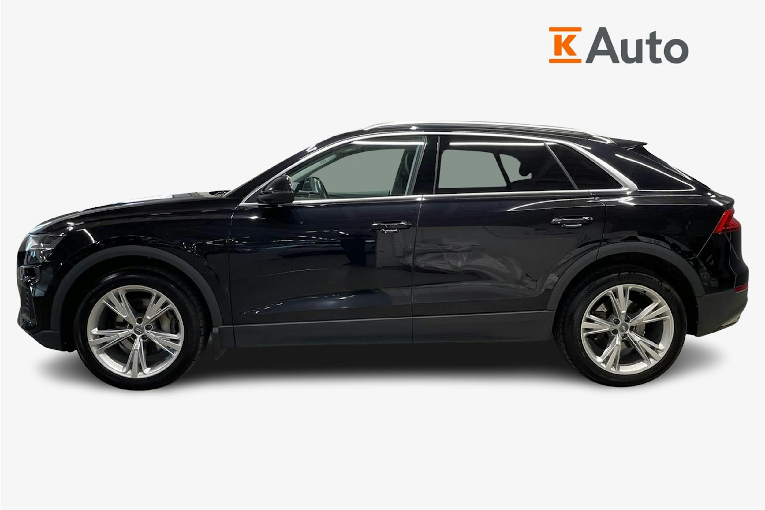 musta Audi Q8 2019 kuva 5.
