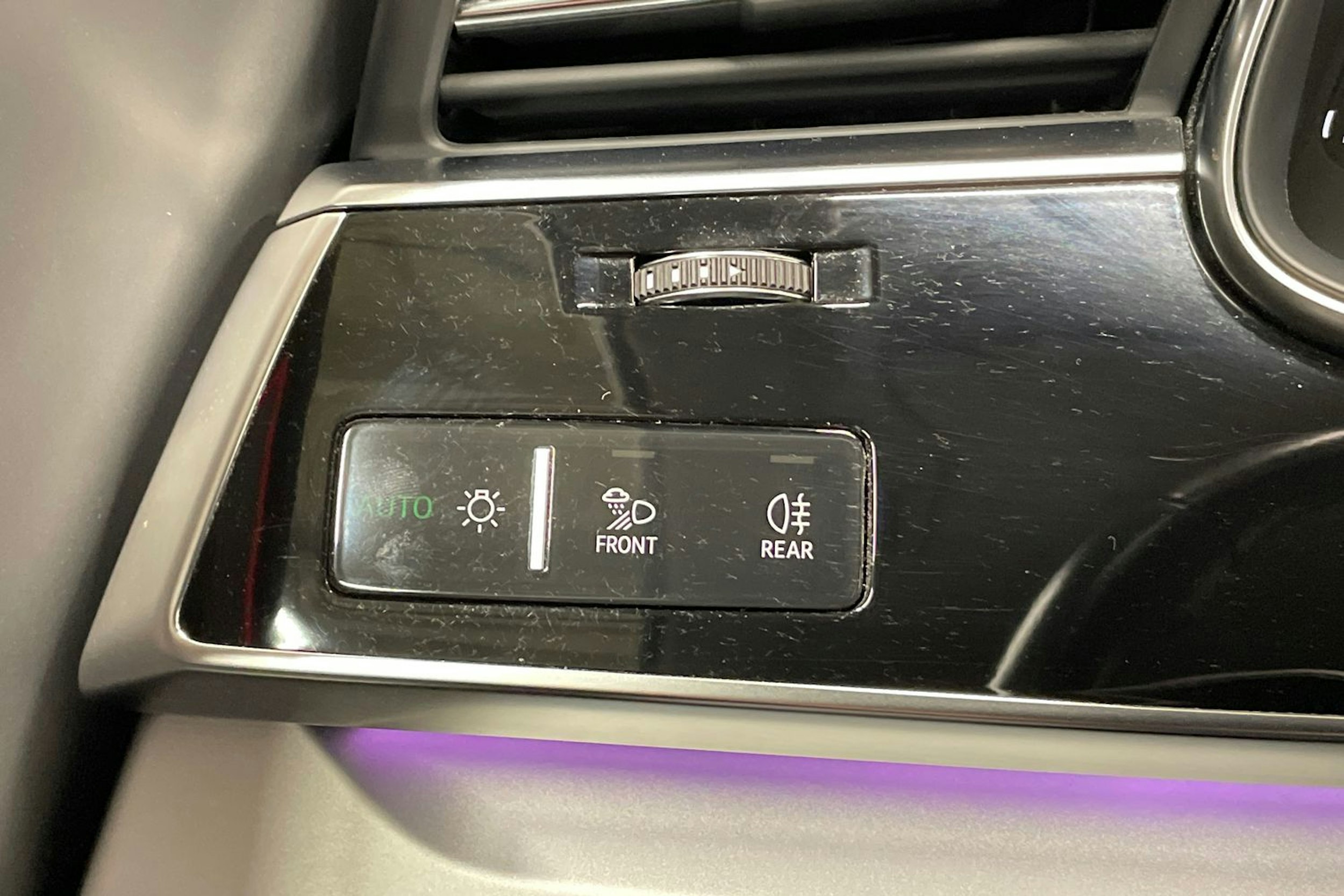 musta Audi Q8 2019 kuva 21.