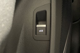 musta Audi Q8 2019 kuva 25.