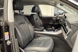musta Audi Q8 2019 kuva 27.