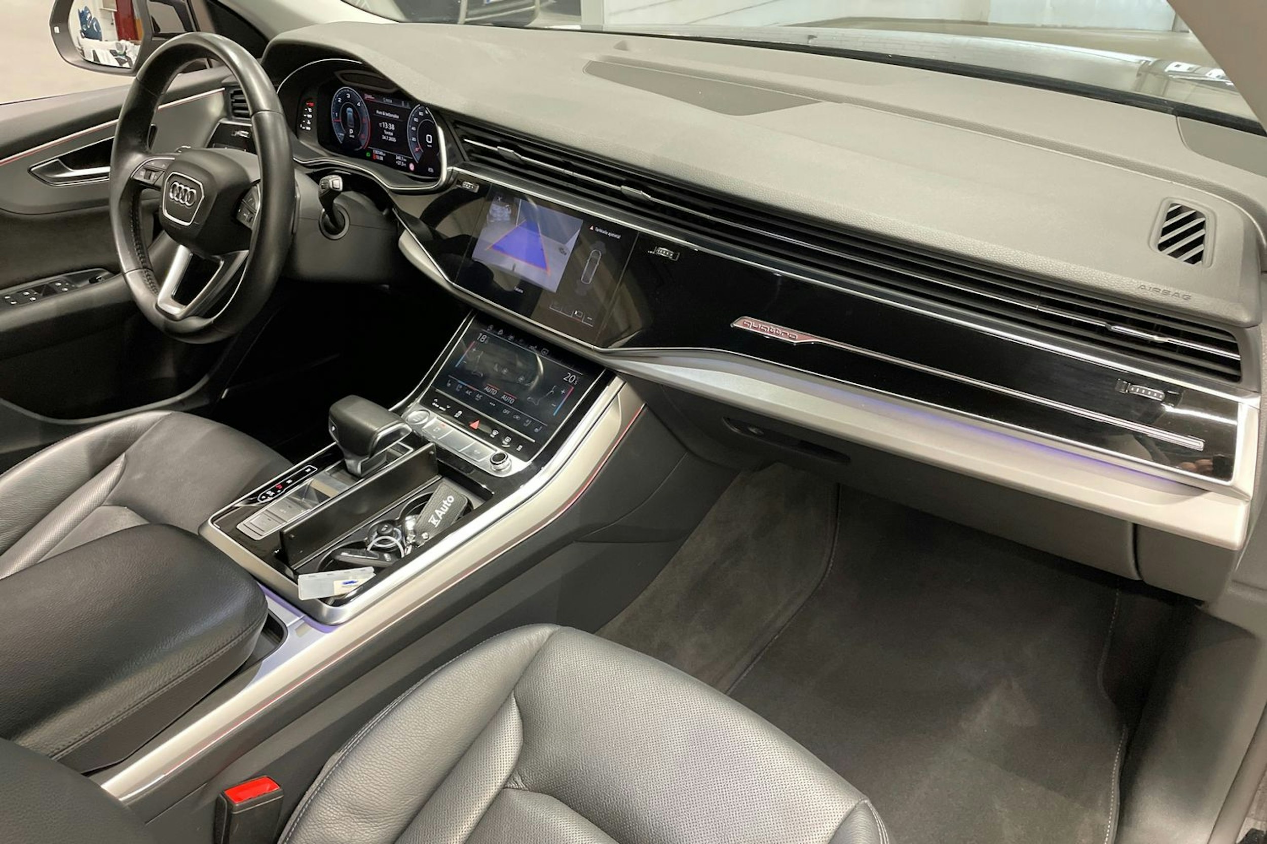 musta Audi Q8 2019 kuva 28.