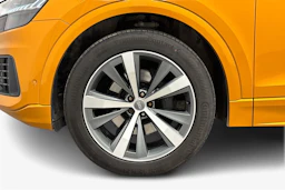 sininen Audi Q8 2019 kuva 12.