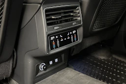 sininen Audi Q8 2019 kuva 19.