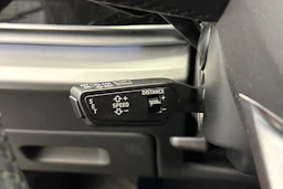 sininen Audi Q8 2019 kuva 22.