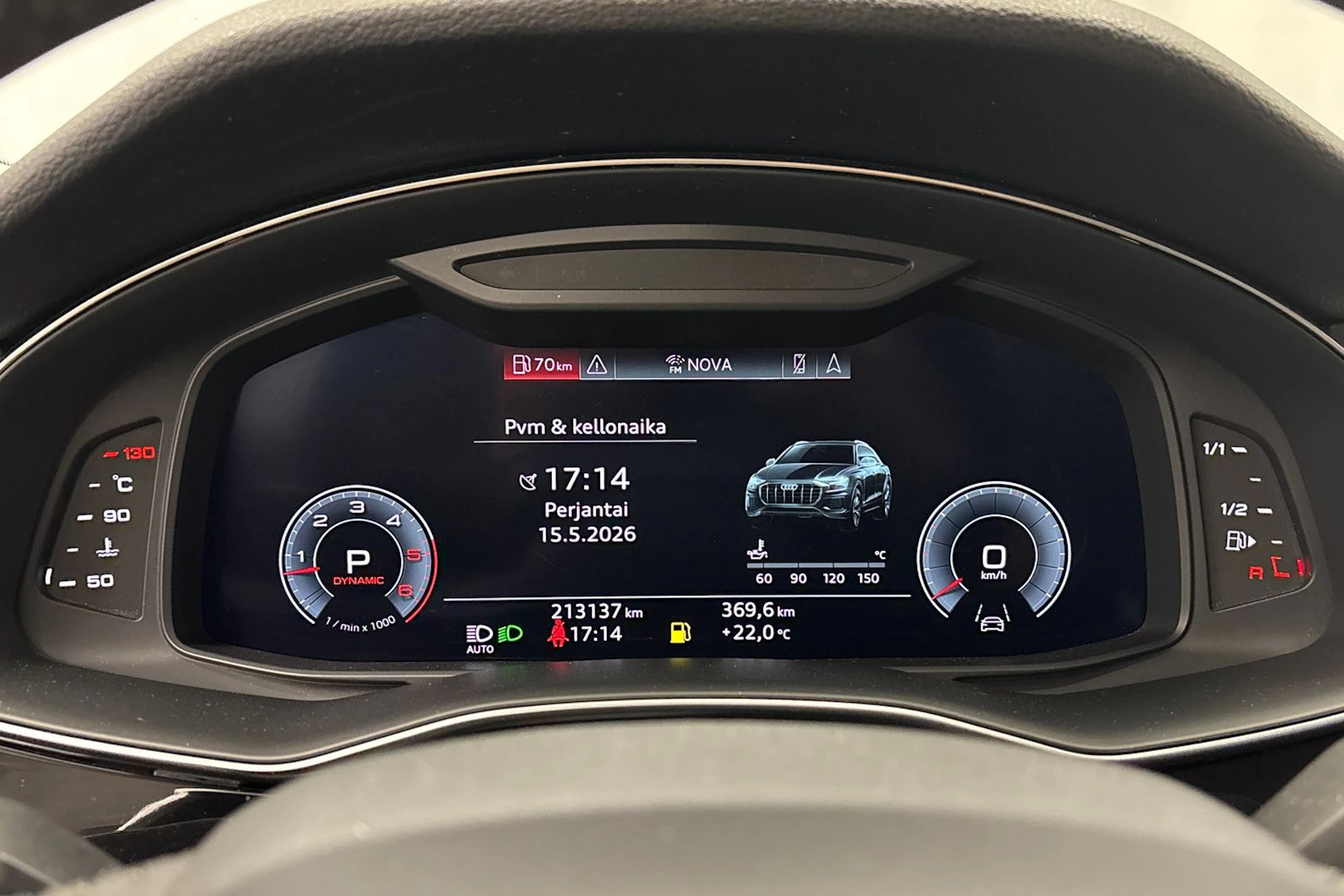sininen Audi Q8 2019 kuva 25.