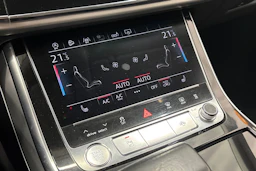 sininen Audi Q8 2019 kuva 31.