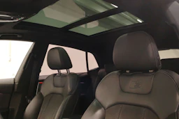 Musta Audi Q8 2021 kuva 16.