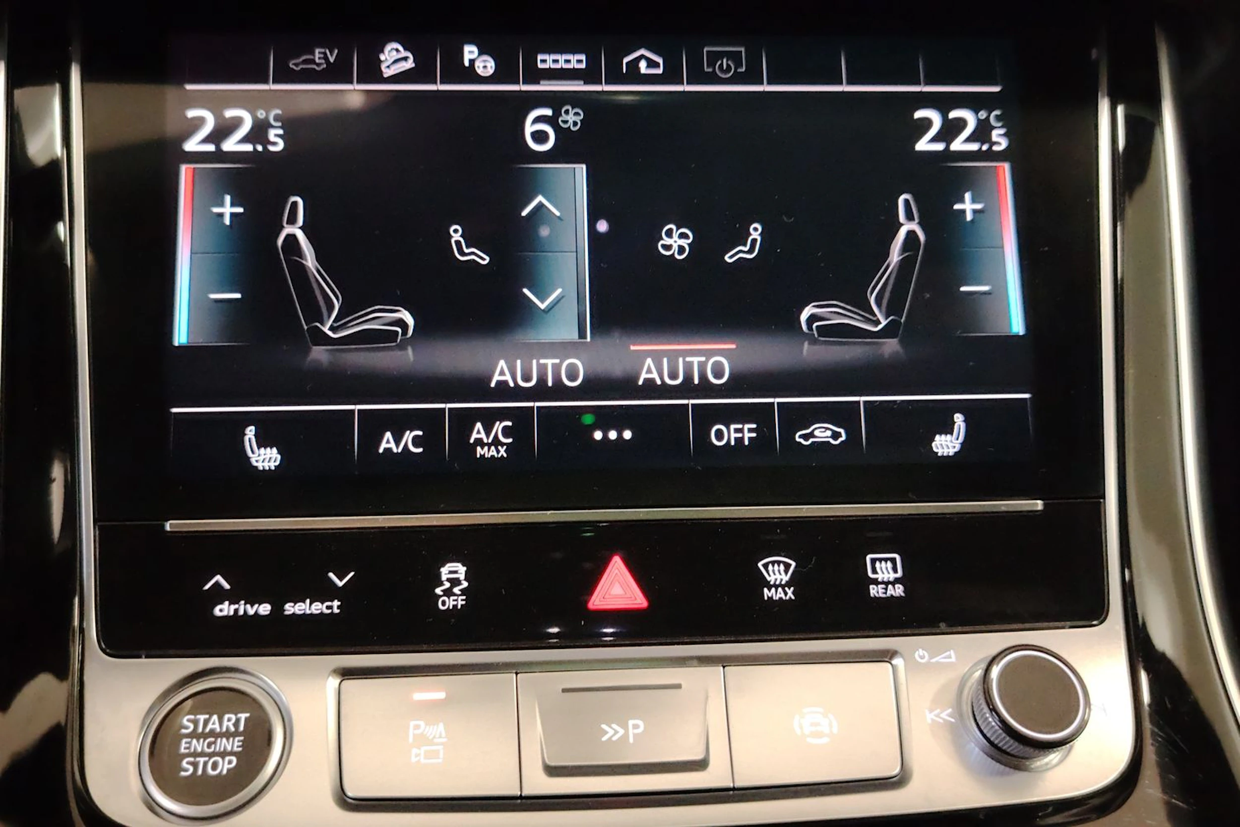 Musta Audi Q8 2021 kuva 19.