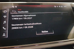 Musta Audi Q8 2021 kuva 22.