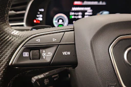 Musta Audi Q8 2021 kuva 29.