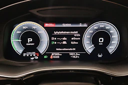 Musta Audi Q8 2021 kuva 36.