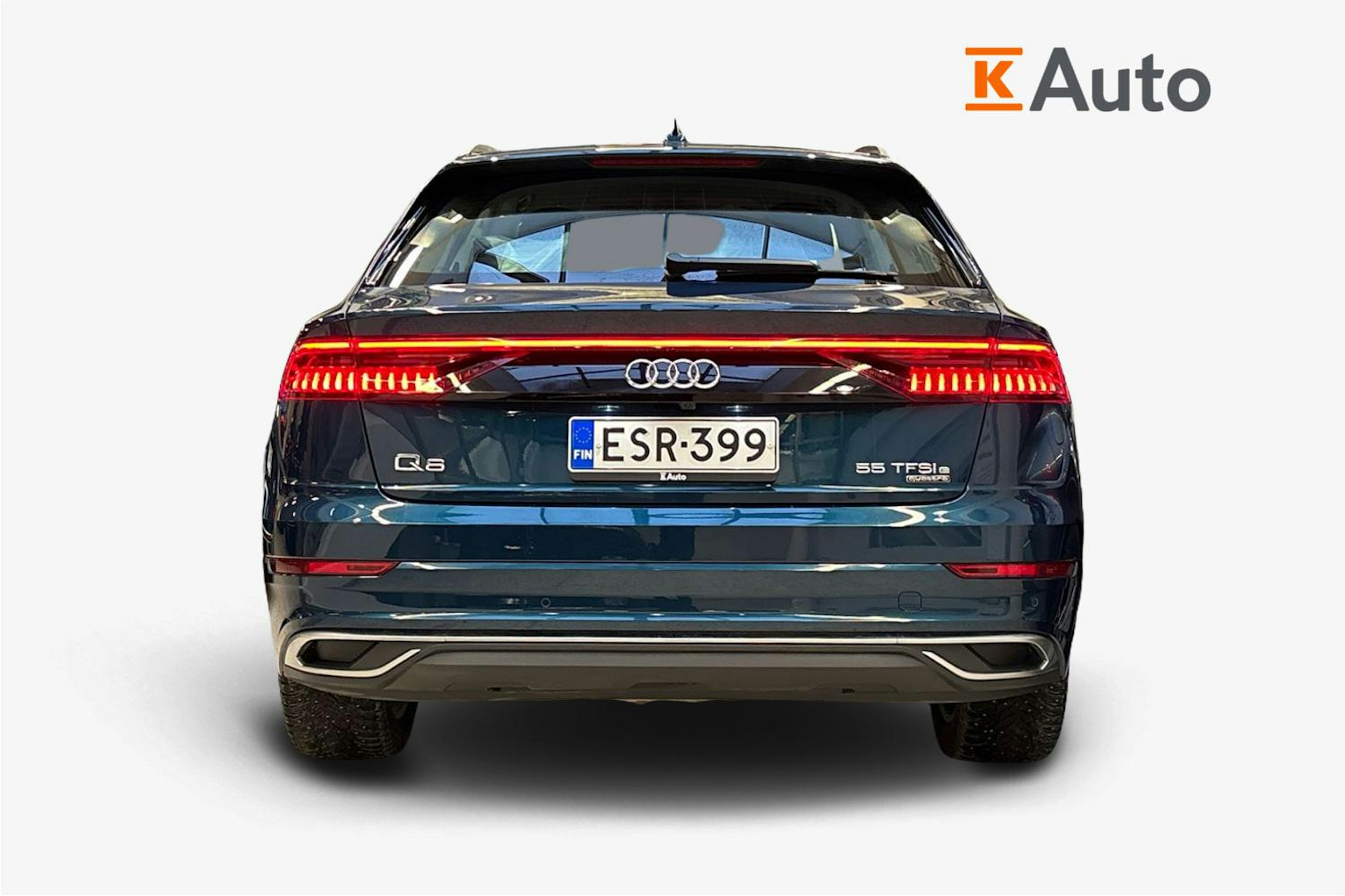 sininen Audi Q8 2021 kuva 3.