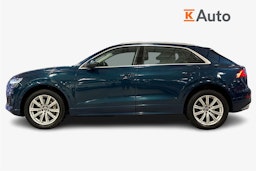 sininen Audi Q8 2021 kuva 6.