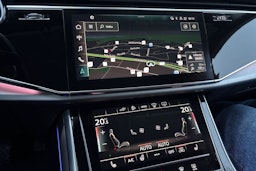 sininen Audi Q8 2021 kuva 25.