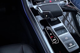 sininen Audi Q8 2021 kuva 26.