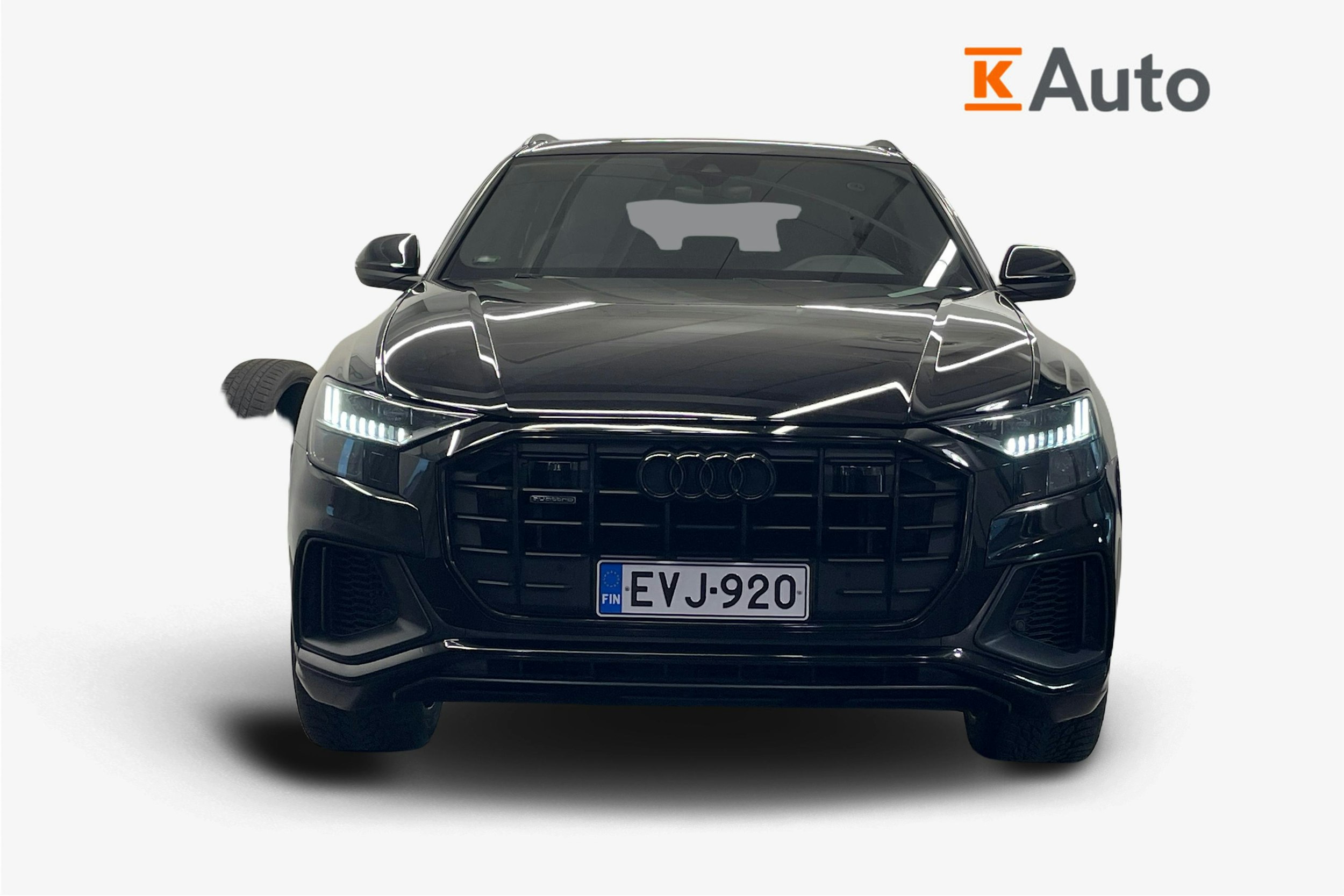 musta Audi Q8 2021 kuva 5.