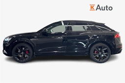 musta Audi Q8 2021 kuva 6.